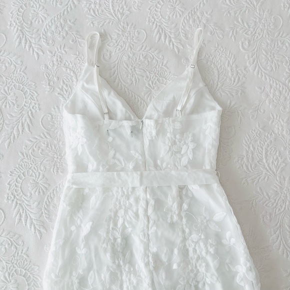 NWOT Lulus Forever Fanciful White Floral Embroidered High-Low Midi Dress XSmall - Picture 5 of 8